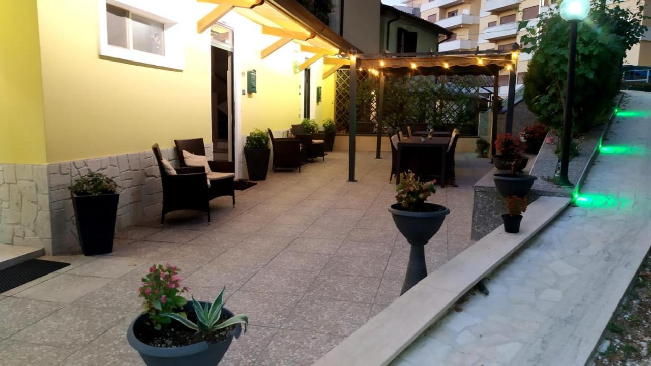 Il Roseto Bed & Breakfast Фрозиноне Екстериор снимка