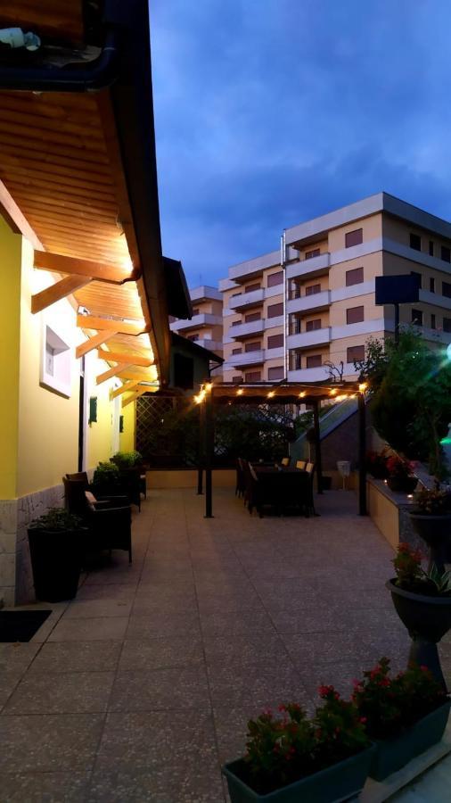 Il Roseto Bed & Breakfast Фрозиноне Екстериор снимка