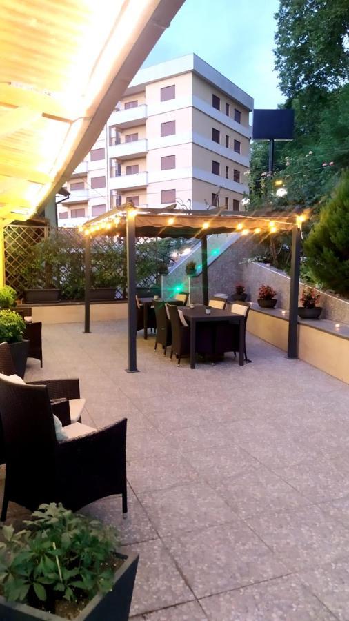 Il Roseto Bed & Breakfast Фрозиноне Екстериор снимка