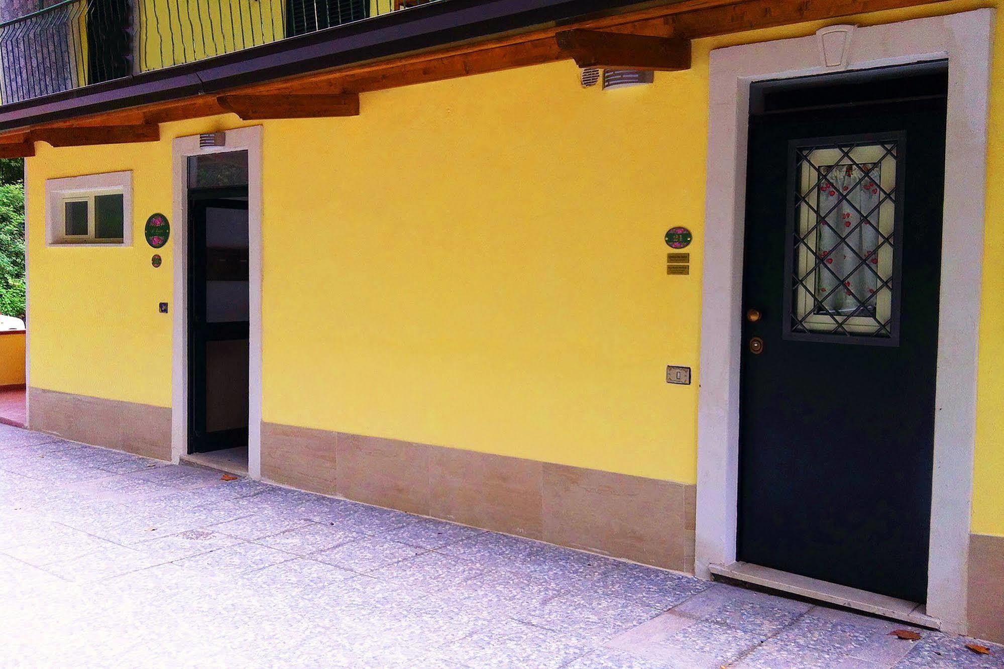 Il Roseto Bed & Breakfast Фрозиноне Екстериор снимка