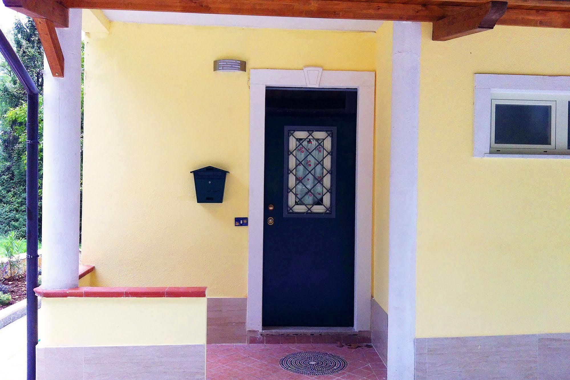 Il Roseto Bed & Breakfast Фрозиноне Екстериор снимка